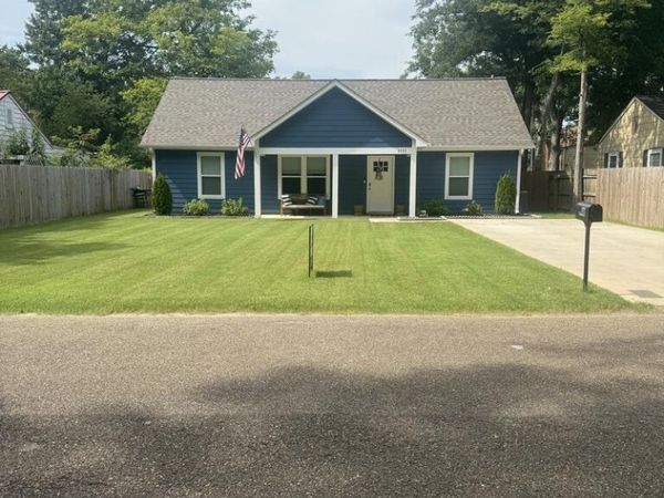 1111 N Redding, West Memphis, AR 72301