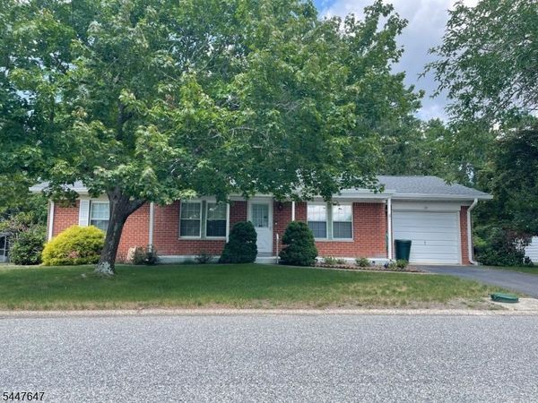 38 Constitution Blvd, Manchester, NJ 08759