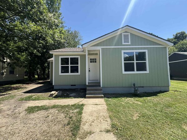 704 W Davis Street , Piggott, AR 72454