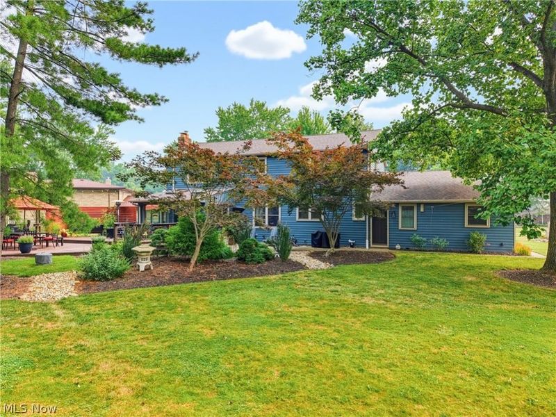 7468 Canyon Circle, Middleburg Heights, OH 44130 Photo 3