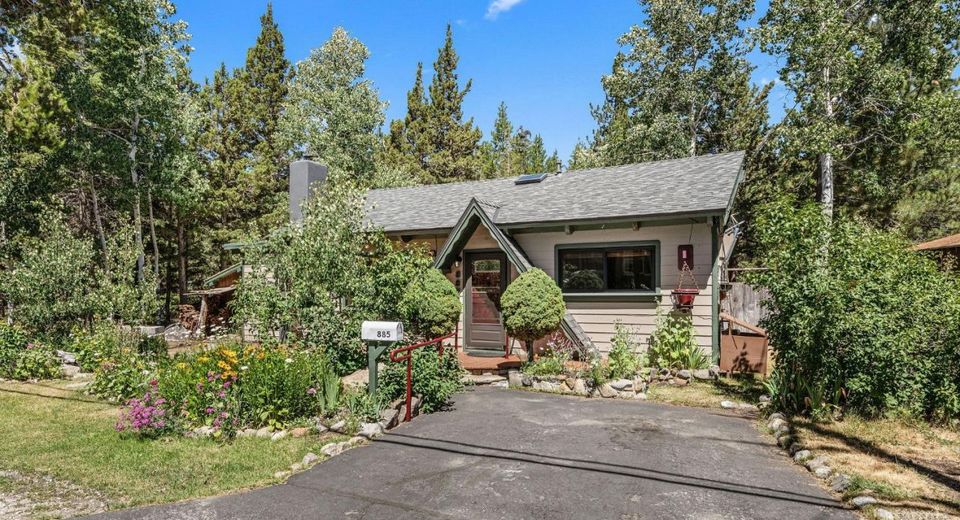 885 Kekin Street, South Lake Tahoe, CA 96150 Photo