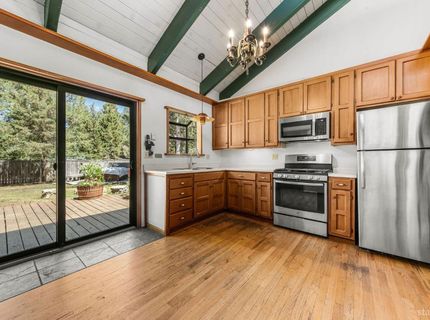 885 Kekin Street, South Lake Tahoe, CA 96150 Photo