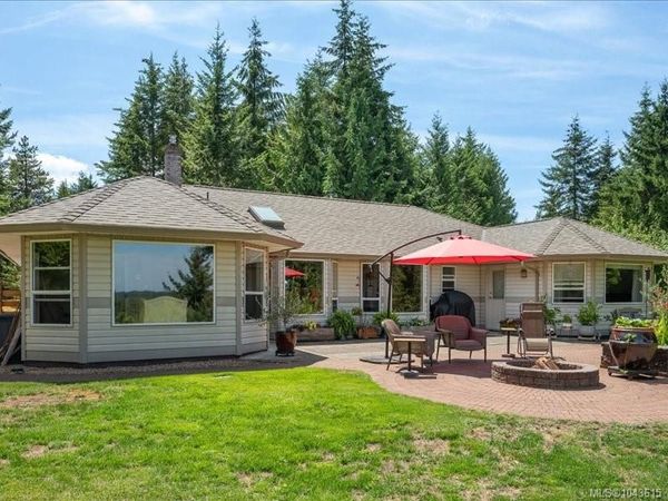 1881 Galvin Pl, Qualicum Beach, BC V9K 2V3
