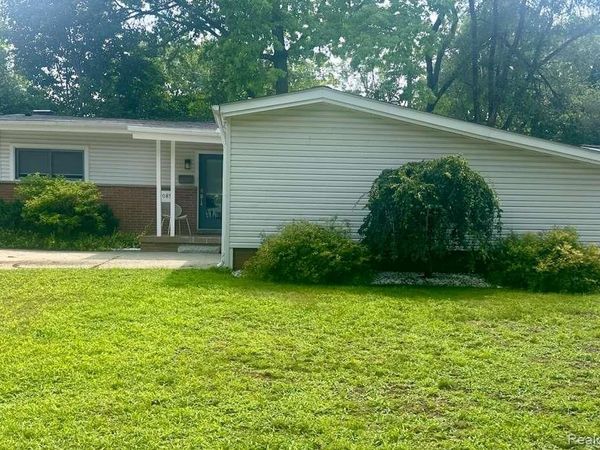 1085 Brooklawn Drive, Troy, MI 48084