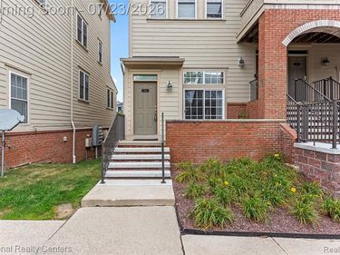 178 AMYS Walk Street, Auburn Hills, MI 48326