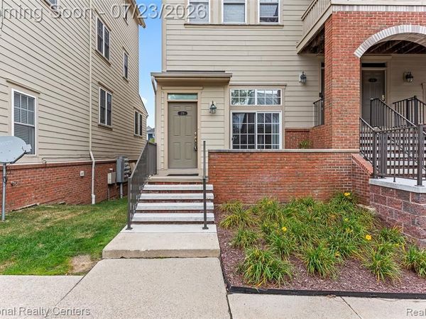 178 AMYS Walk Street, Auburn Hills, MI 48326