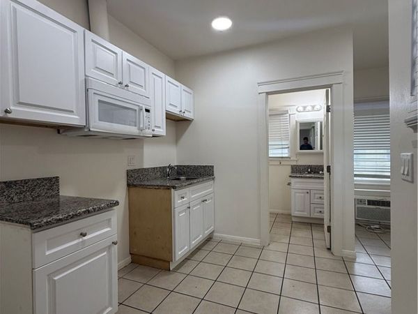 718 Chestnut Avenue , Unit 15, Long Beach, CA 90813