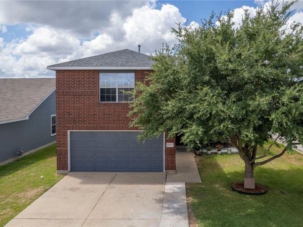 18425 Crestwind LN , Elgin, TX 78621