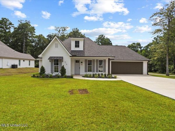 216 E Mccormick Drive, Richton, MS 39476