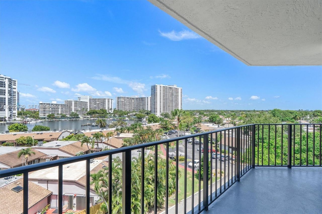 200 Leslie Dr , Unit 631, Hallandale Beach, FL 33009 Photo