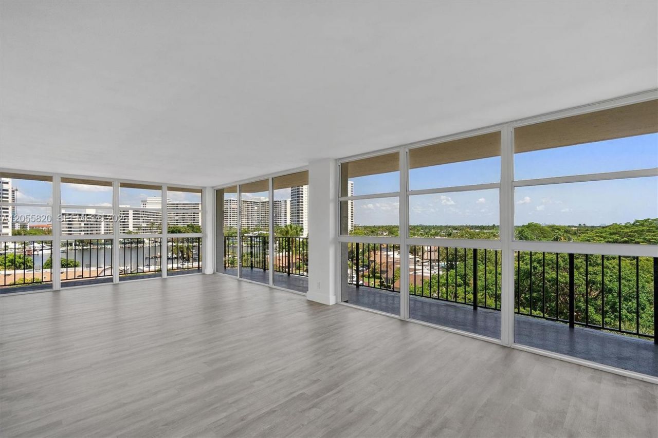 200 Leslie Dr , Unit 631, Hallandale Beach, FL 33009 Photo