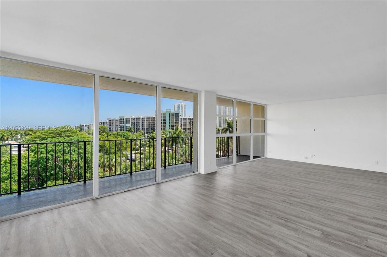 200 Leslie Dr , Unit 631, Hallandale Beach, FL 33009 Photo