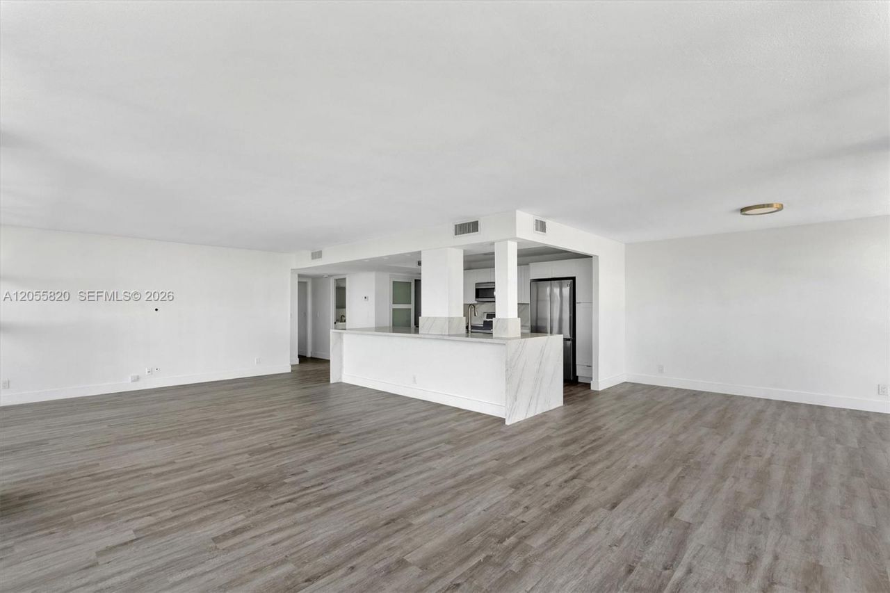 200 Leslie Dr , Unit 631, Hallandale Beach, FL 33009 Photo