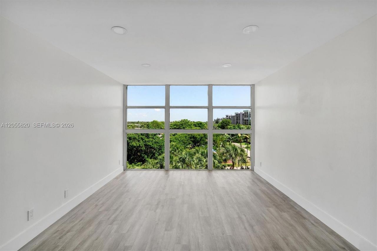 200 Leslie Dr , Unit 631, Hallandale Beach, FL 33009 Photo