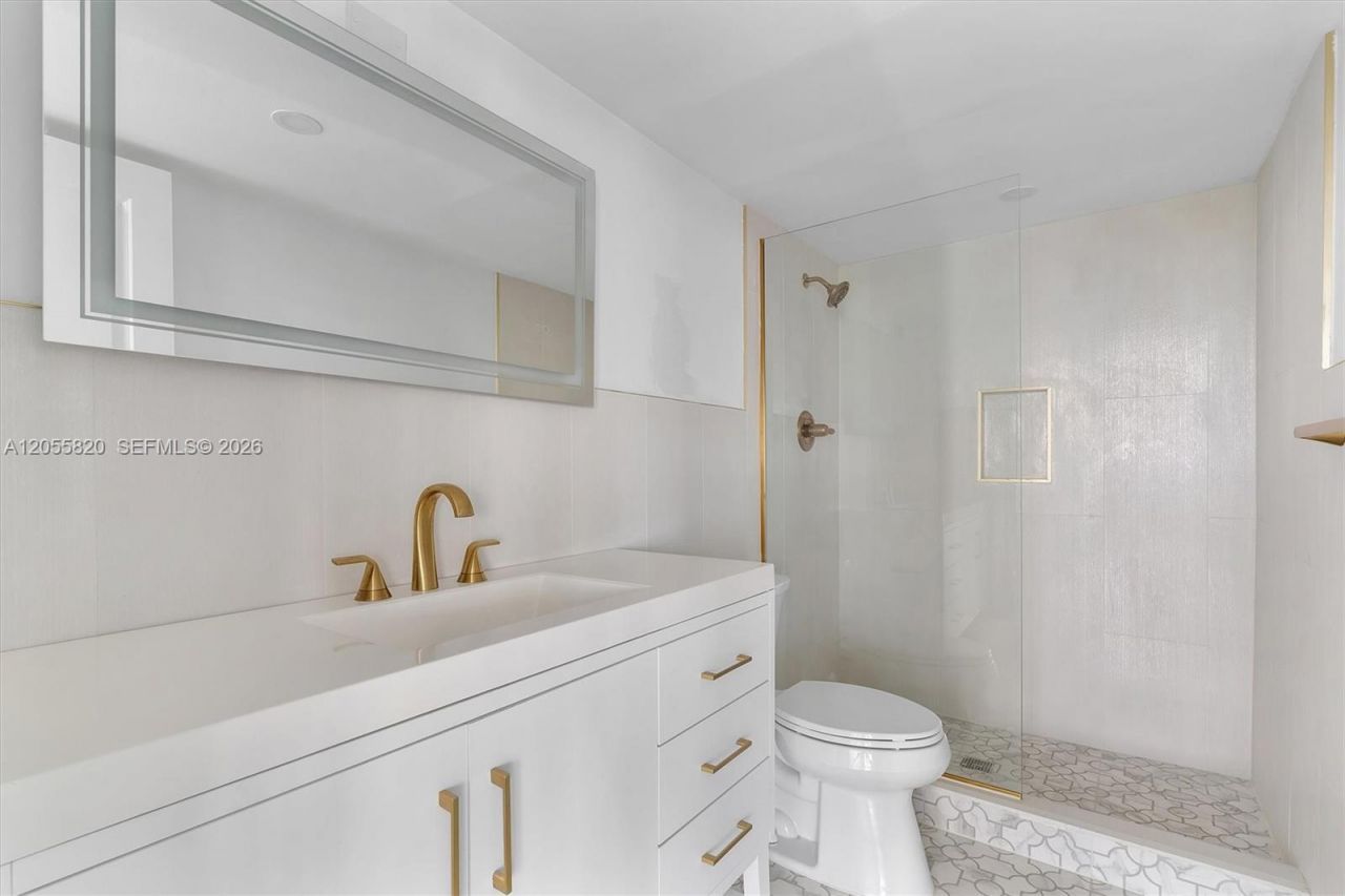 200 Leslie Dr , Unit 631, Hallandale Beach, FL 33009 Photo