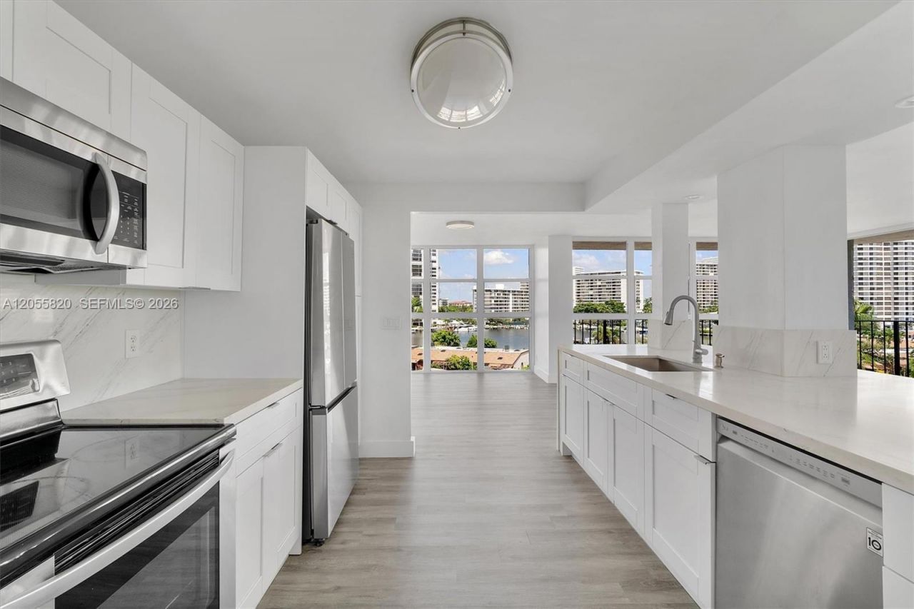 200 Leslie Dr , Unit 631, Hallandale Beach, FL 33009 Photo