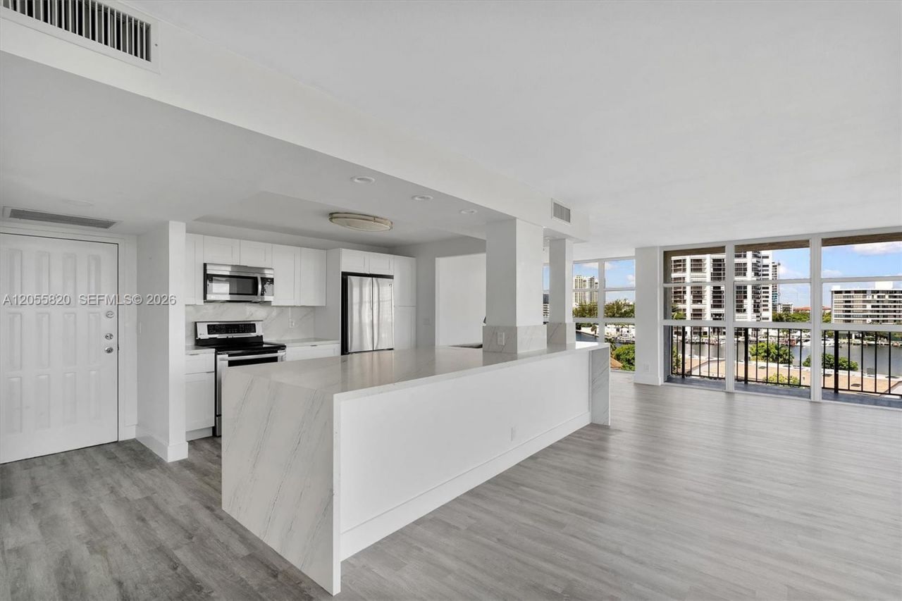 200 Leslie Dr , Unit 631, Hallandale Beach, FL 33009 Photo