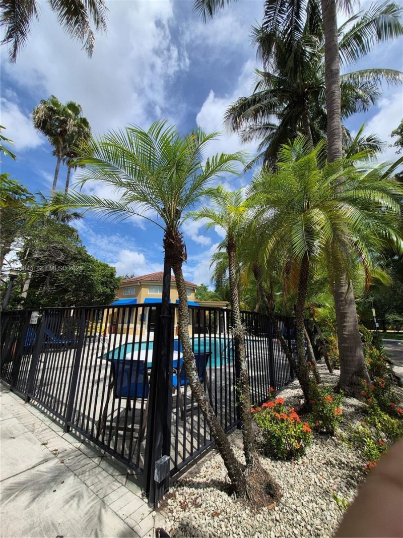 771 N Pine Island Rd, Unit 106, Plantation, FL 33324 Photo