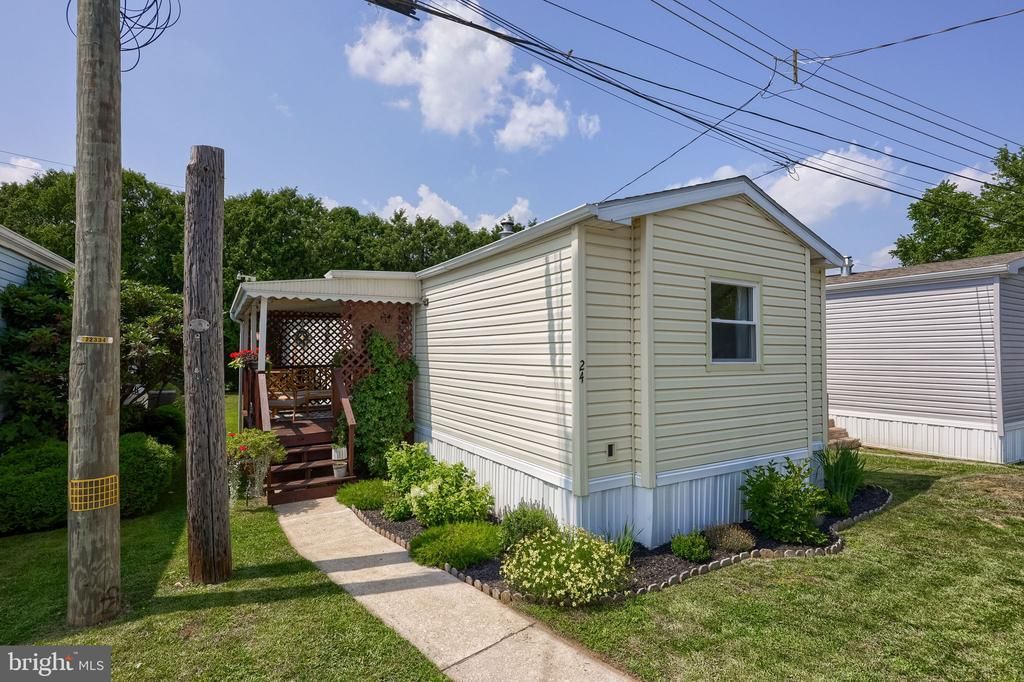 24 HIGHLAND CT. , PARKESBURG, PA 19365