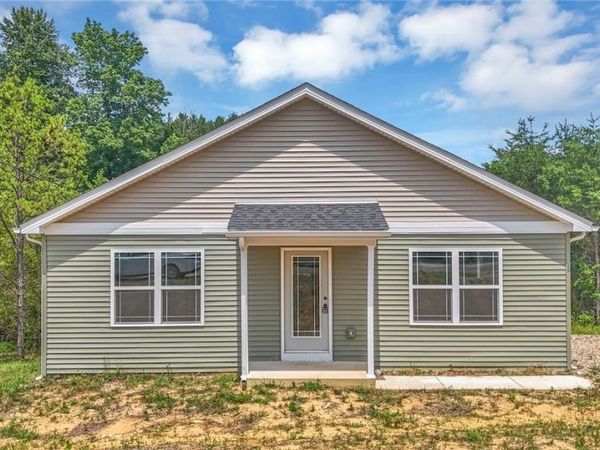 353 Elm Street , New Straitsville, OH 43766