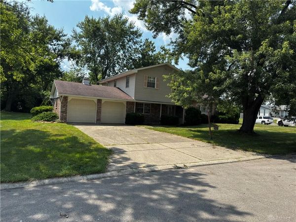701 Rosamond Drive, Jefferson Twp, OH 45417