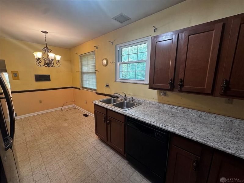 701 Rosamond Drive, Jefferson Township, OH 45417 Photo 19