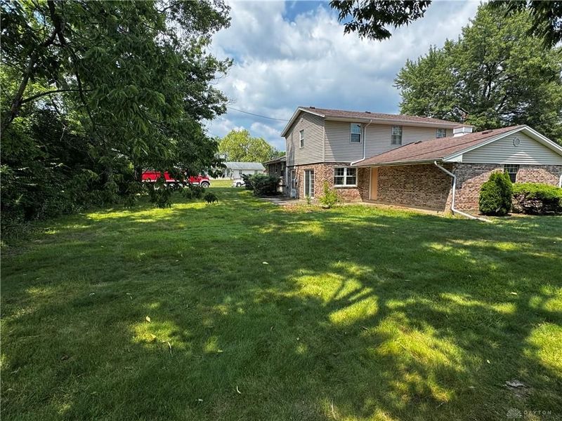 701 Rosamond Drive, Jefferson Township, OH 45417 Photo 2