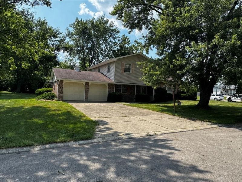 701 Rosamond Drive, Jefferson Township, OH 45417 Photo 3