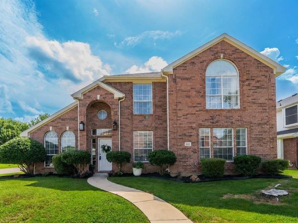 801 Cobblestone Drive, Lewisville, TX 75067