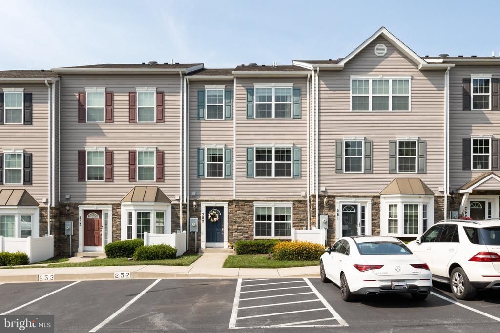 6519 DUNDEE DRIVE, ELDERSBURG, MD 21784