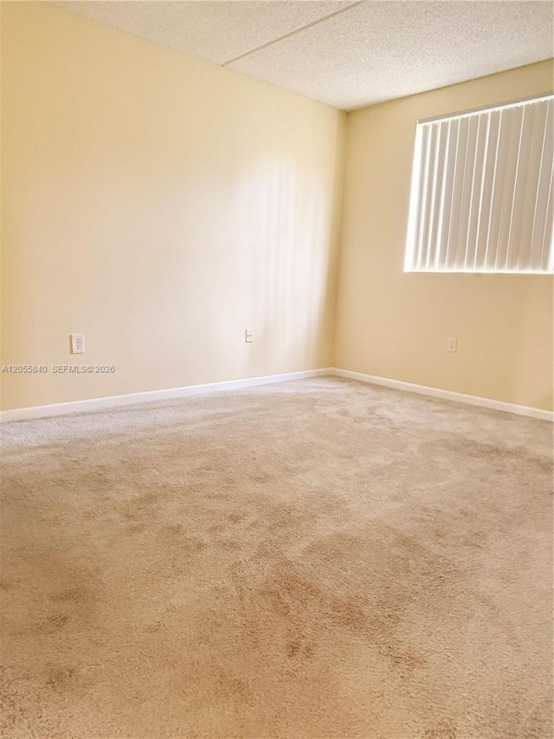 6175 NW 186th St , Unit 104, Hialeah, FL 33015 Photo
