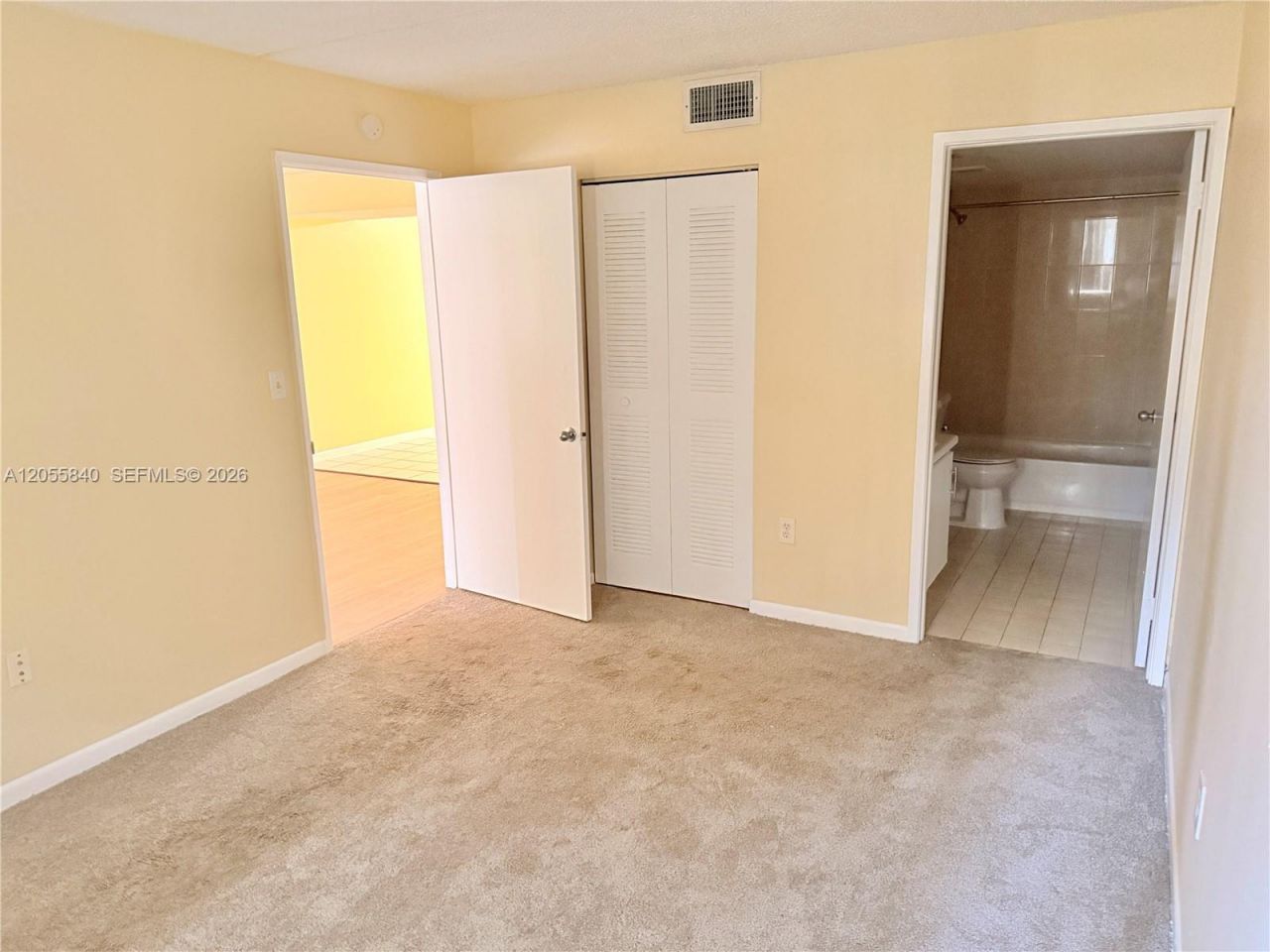 6175 NW 186th St , Unit 104, Hialeah, FL 33015 Photo