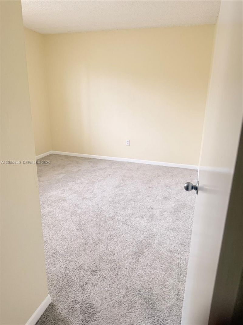 6175 NW 186th St , Unit 104, Hialeah, FL 33015 Photo