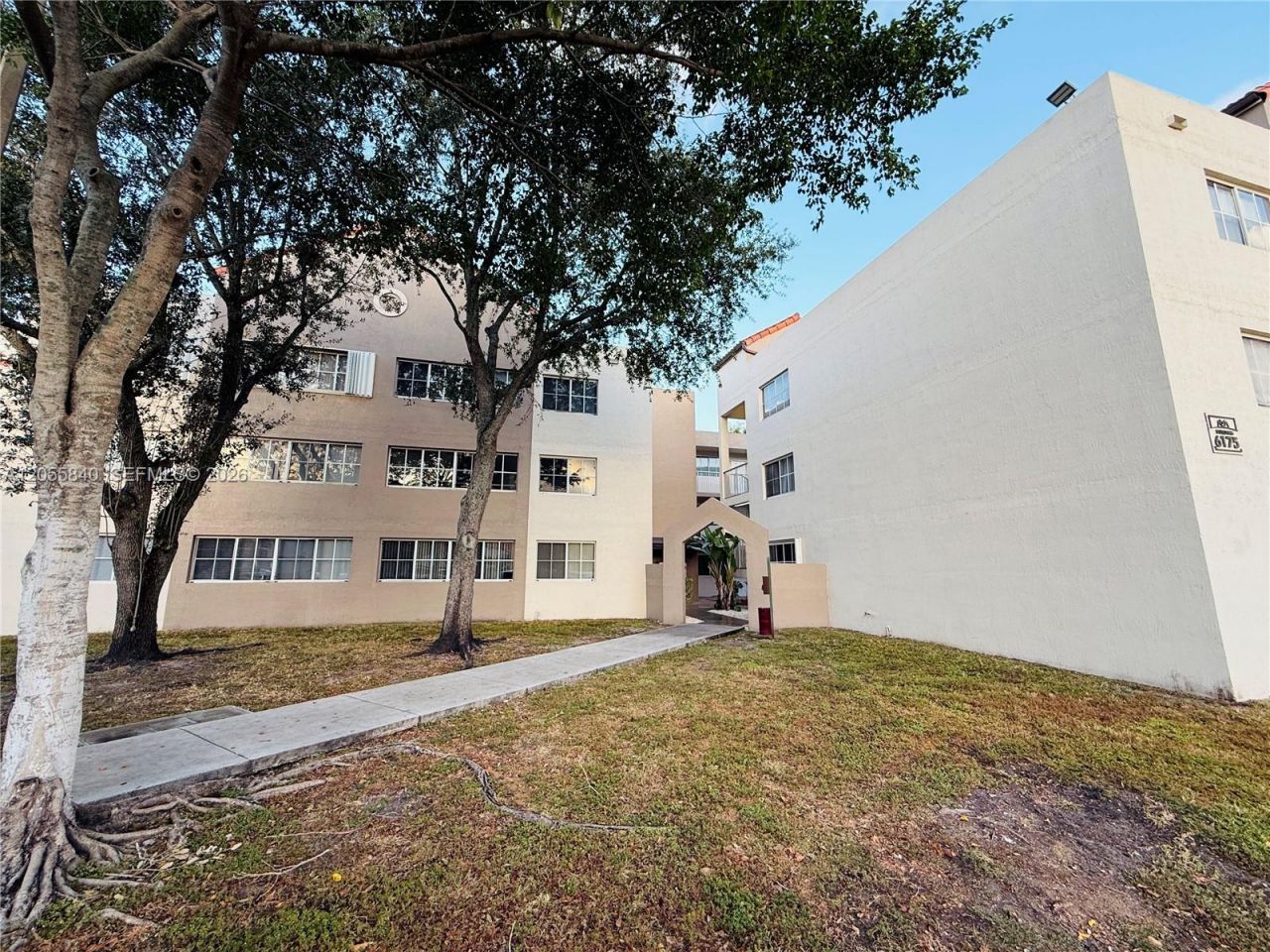 6175 NW 186th St , Unit 104, Hialeah, FL 33015 Photo