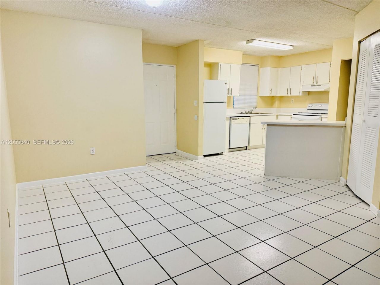 6175 NW 186th St , Unit 104, Hialeah, FL 33015 Photo
