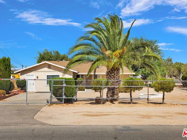 10609 8th Avenue , Hesperia, CA 92345