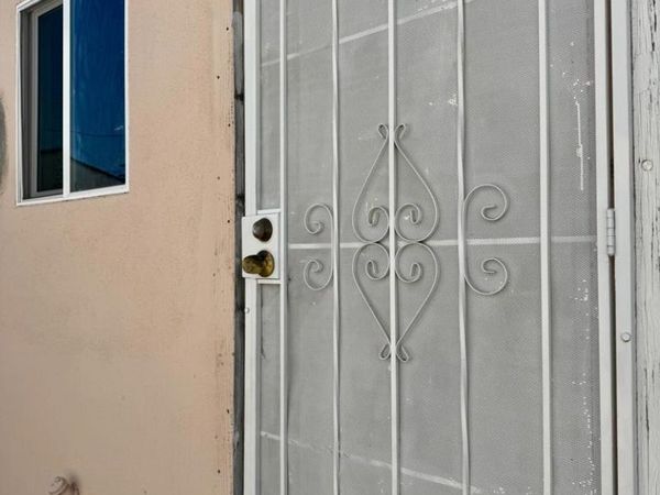 15744 Saticoy Street , Los Angeles, CA 91406