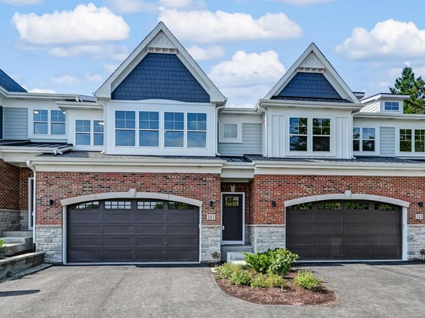 141 Harding Court , Glen Ellyn, IL 60137