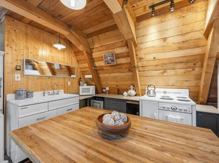 665 N Fork Place, Soda Springs, CA 95715 Photo