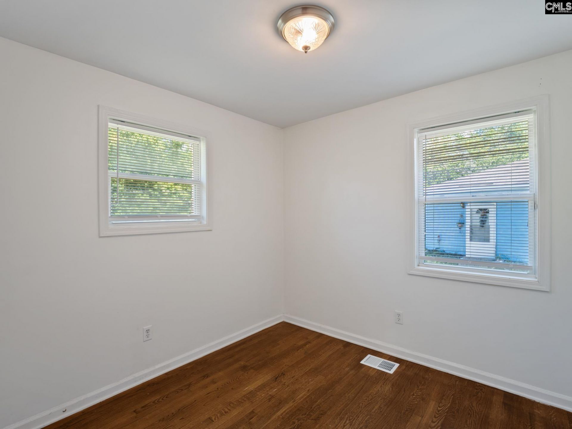 1512 Hollingshed Road  Photo 18