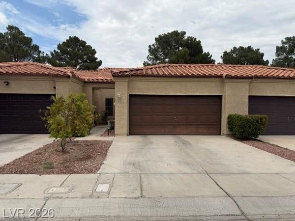7904 Shelter Island Way , Las Vegas, NV 89145