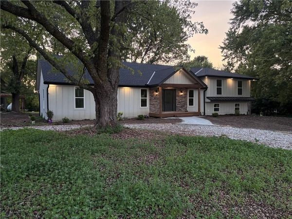 3222 Pryor Road, Lee's Summit, MO 64082
