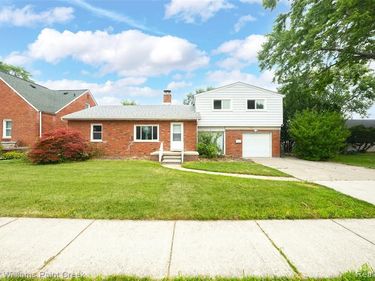 17197 Forest Avenue, Eastpointe, MI 48021