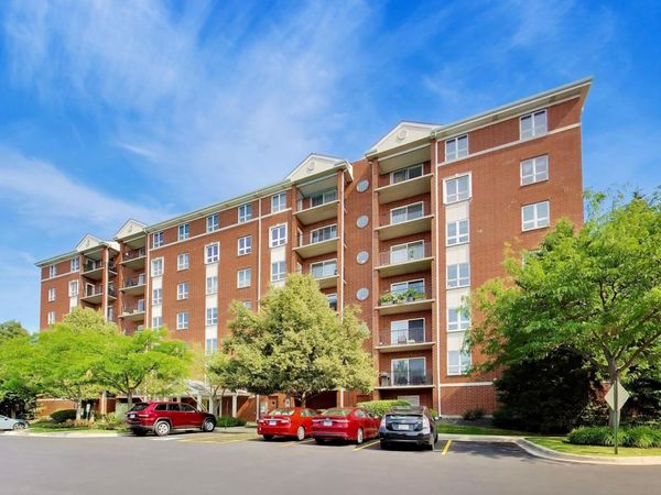190 N Milwaukee Avenue, Unit 607, Wheeling, IL 60090