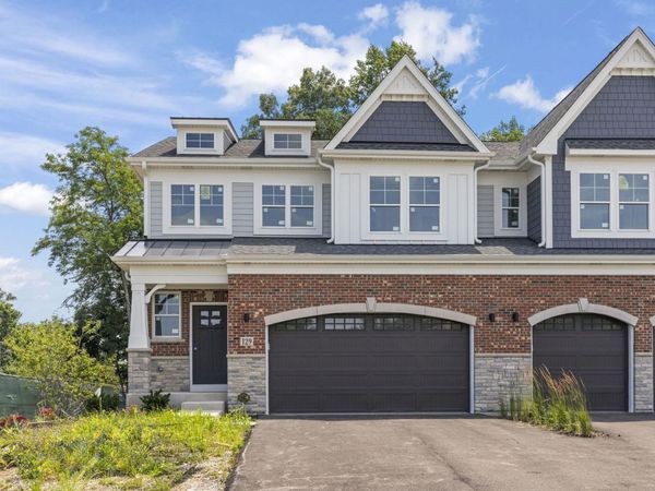114 Harding Court , Glen Ellyn, IL 60137