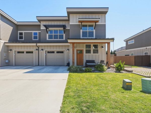 3622 SW Badger Avenue, Redmond, OR 97756