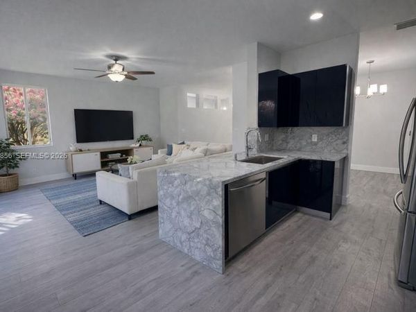 4319 Greenbriar Ln , Weston, FL 33331