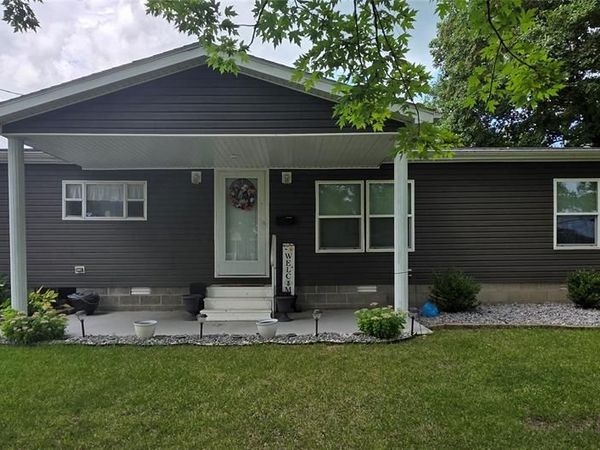 501 E Broadway Street , Steeleville, IL 62288