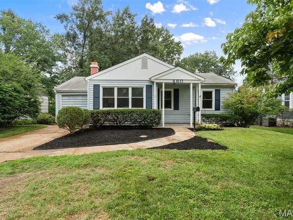 460 Ridge Avenue , Webster Groves, MO 63119