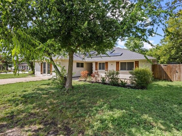 878 N Main Drive , Van Alstyne, TX 75495